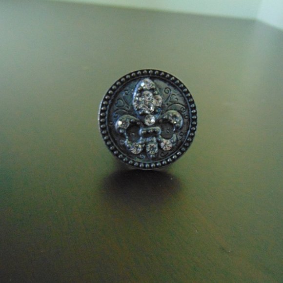 Costume jewelry- ring - Picture 2 of 11